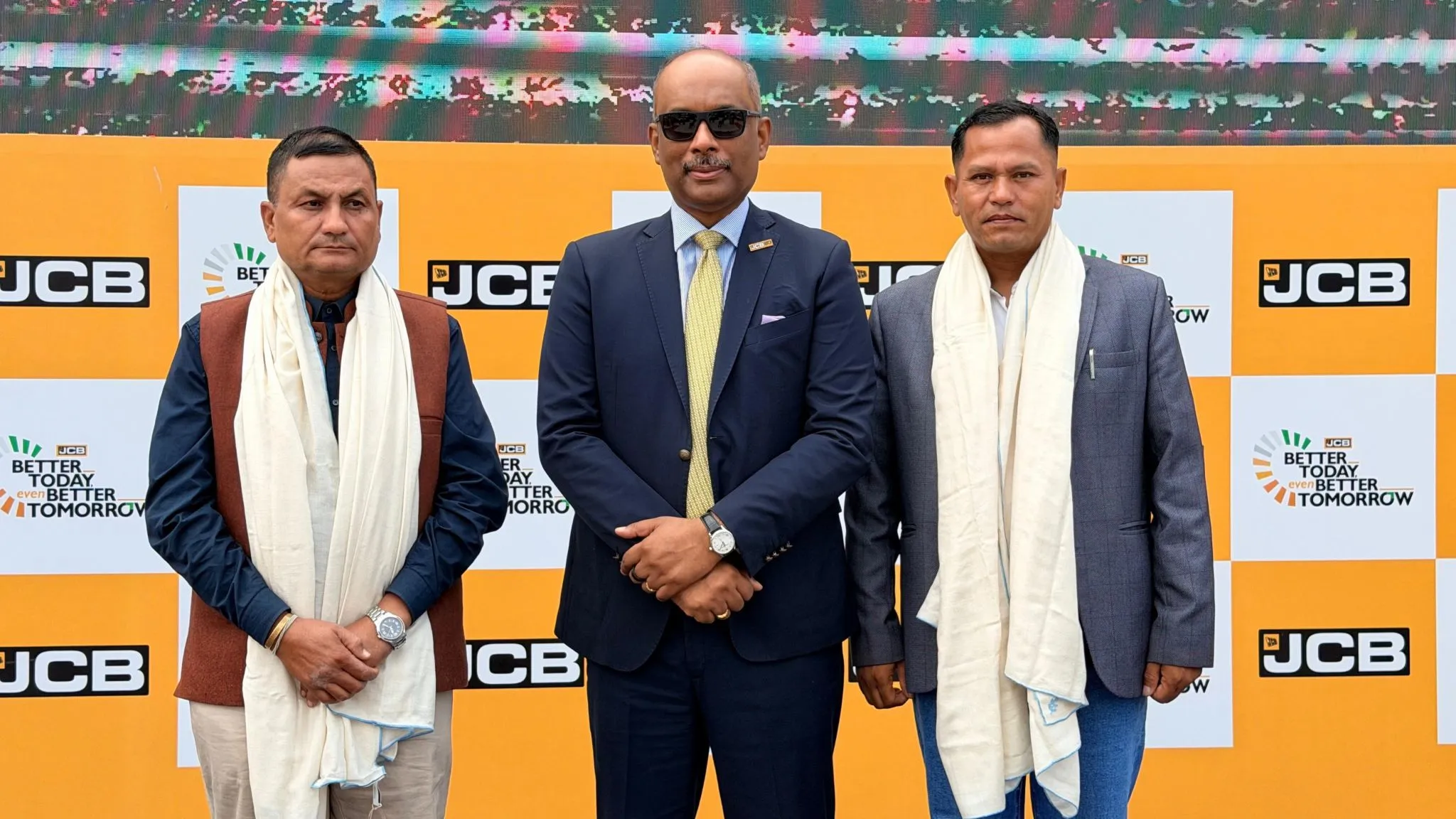 जेसीबी इन्डियाद्वारा भोटेकोशी बाढी उद्धारमा खटिएका नेपाली ग्राहकहरूको सम्मान